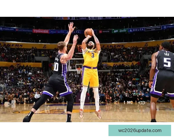 詹姆斯与戴维斯联手复仇雷霆 亚历山大冲击三杀成焦点